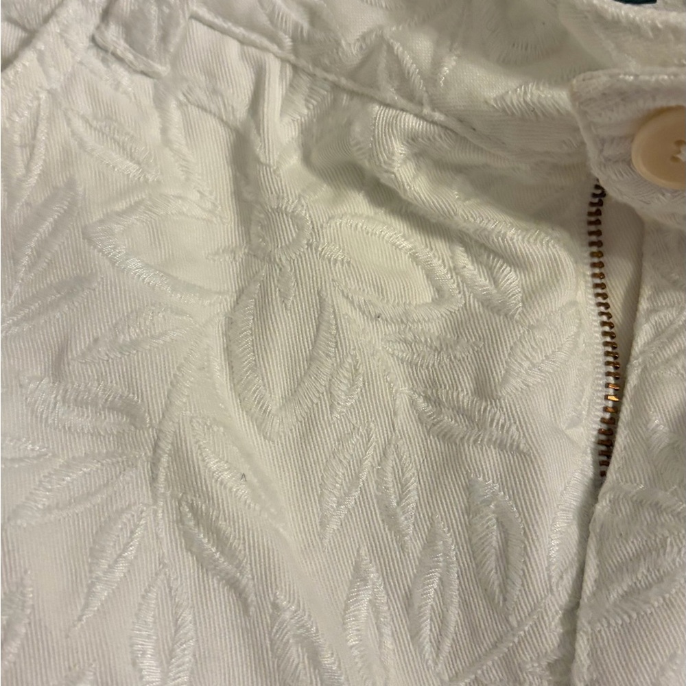 Ralph Lauren Embossed Floral Capris in Light Beige - Picture 6 of 9